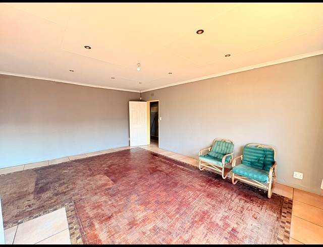 4 BEDROOM HOUSE FOR SALE IN VAALPARK